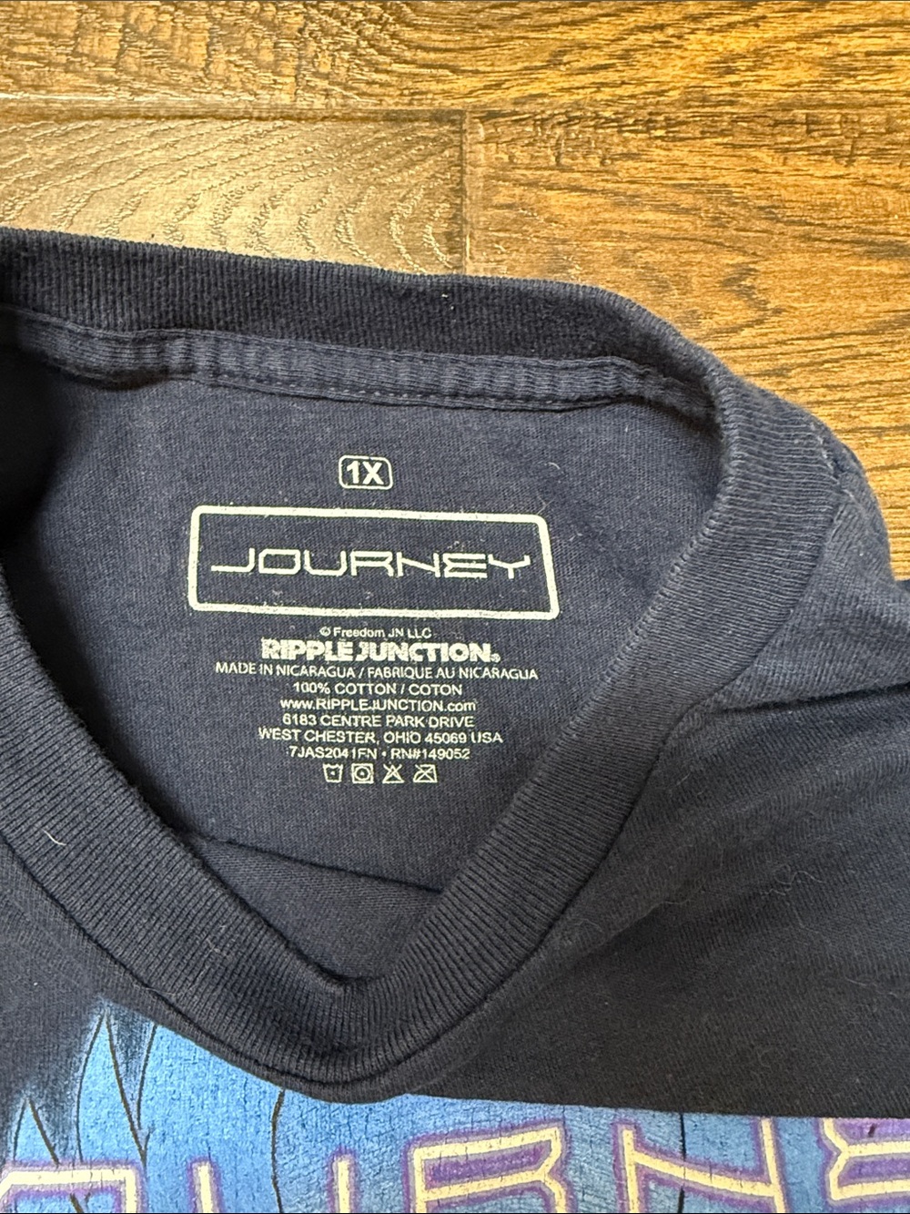 Journey Band Tee with Heart Wings Graphic - Navy 2006 tour 1X - Picture 2 of 5